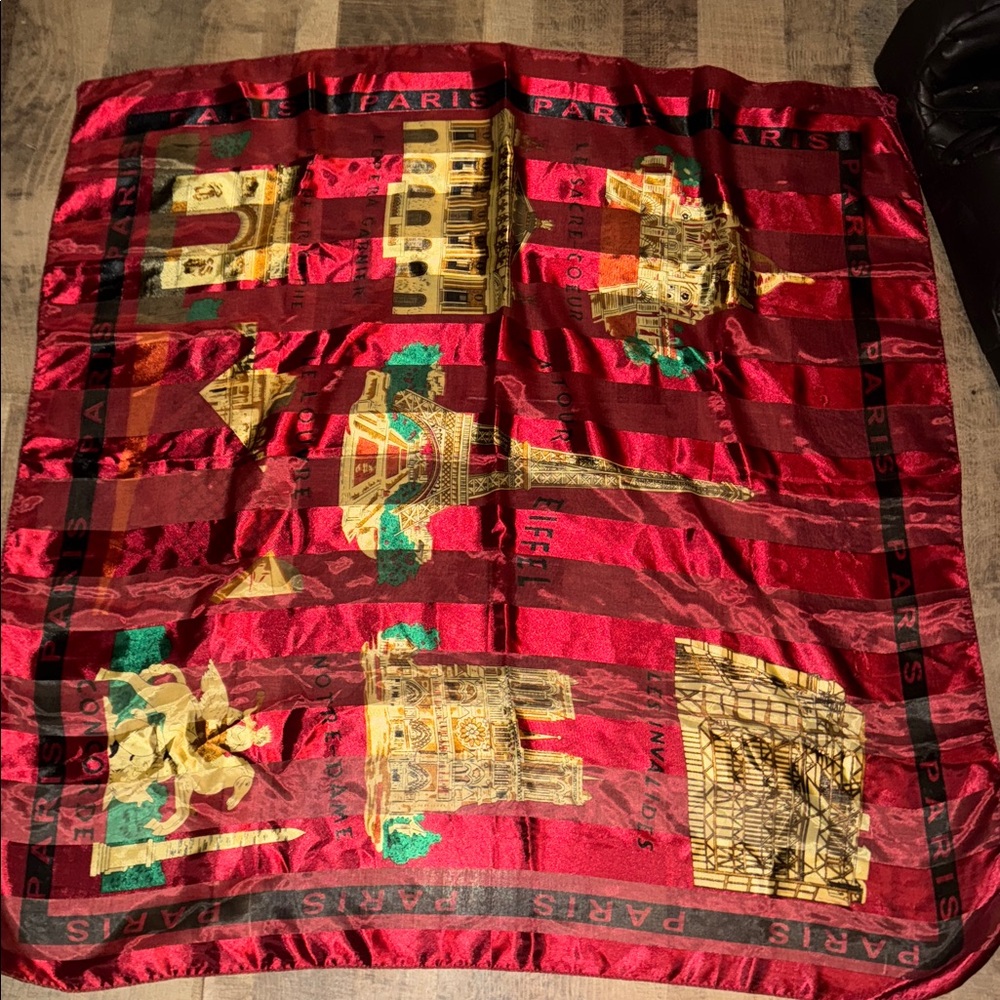 "Chic Vintage Paris Notre Dame Silk Scarf" - Picture 3 of 10